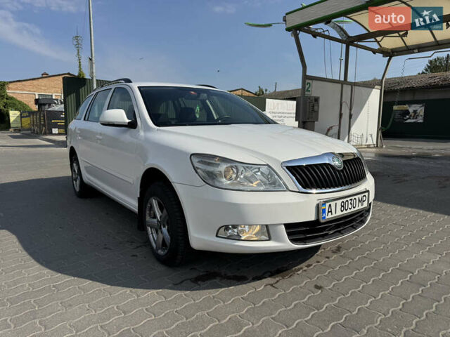 Білий Шкода Октавія, об'ємом двигуна 1.6 л та пробігом 272 тис. км за 7600 $, фото 22 на Automoto.ua