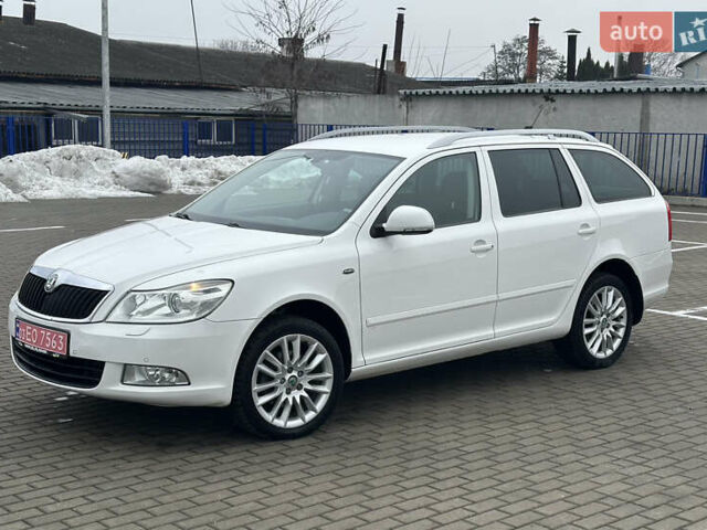 Белый Шкода Октавия, объемом двигателя 2 л и пробегом 239 тыс. км за 11900 $, фото 2 на Automoto.ua