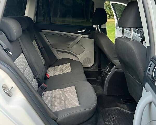 Белый Шкода Октавия, объемом двигателя 1.6 л и пробегом 296 тыс. км за 7700 $, фото 10 на Automoto.ua