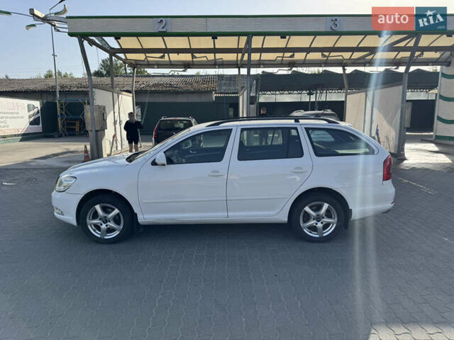 Білий Шкода Октавія, об'ємом двигуна 1.6 л та пробігом 272 тис. км за 7600 $, фото 12 на Automoto.ua