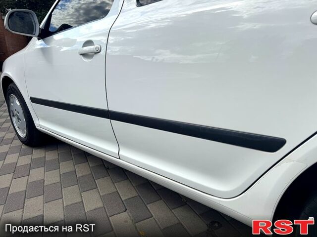 Белый Шкода Октавия, объемом двигателя 1.6 л и пробегом 270 тыс. км за 5999 $, фото 4 на Automoto.ua