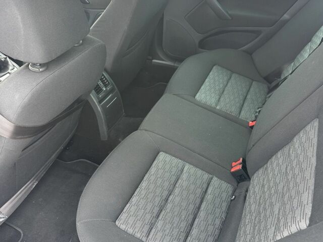 Білий Шкода Октавія, об'ємом двигуна 0 л та пробігом 209 тис. км за 8200 $, фото 8 на Automoto.ua