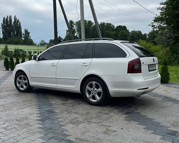 Белый Шкода Октавия, объемом двигателя 1.97 л и пробегом 346 тыс. км за 9399 $, фото 5 на Automoto.ua