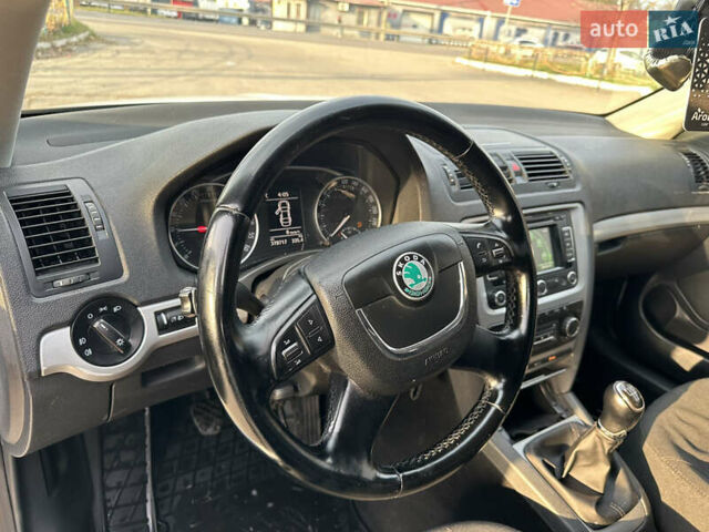 Белый Шкода Октавия, объемом двигателя 1.6 л и пробегом 375 тыс. км за 6500 $, фото 7 на Automoto.ua