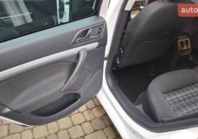 Білий Шкода Октавія, об'ємом двигуна 1.39 л та пробігом 197 тис. км за 7650 $, фото 31 на Automoto.ua