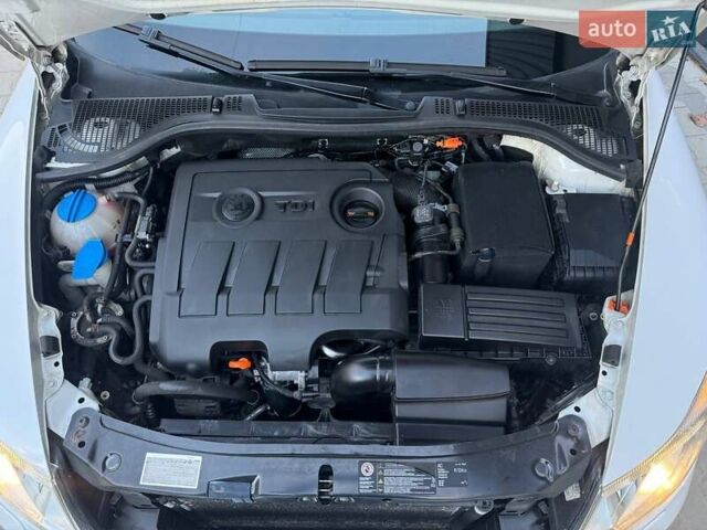 Білий Шкода Октавія, об'ємом двигуна 1.6 л та пробігом 267 тис. км за 7950 $, фото 13 на Automoto.ua