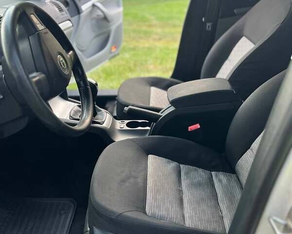 Белый Шкода Октавия, объемом двигателя 1.6 л и пробегом 296 тыс. км за 7700 $, фото 11 на Automoto.ua
