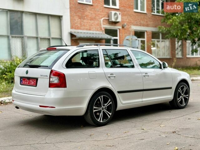 Белый Шкода Октавия, объемом двигателя 1.6 л и пробегом 196 тыс. км за 8999 $, фото 18 на Automoto.ua