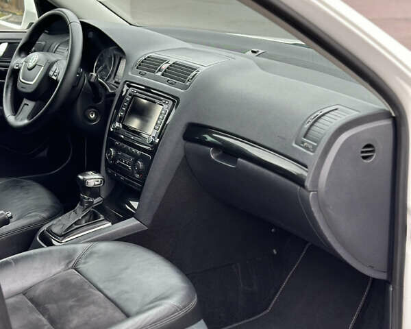 Белый Шкода Октавия, объемом двигателя 2 л и пробегом 217 тыс. км за 9999 $, фото 40 на Automoto.ua