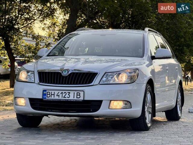 Белый Шкода Октавия, объемом двигателя 1.2 л и пробегом 167 тыс. км за 6999 $, фото 6 на Automoto.ua