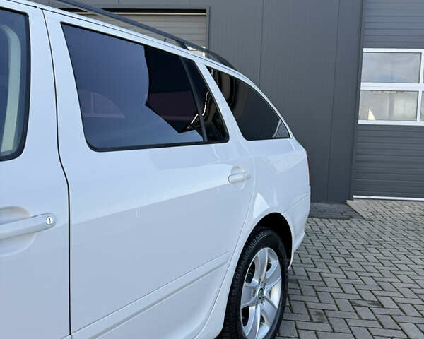 Белый Шкода Октавия, объемом двигателя 1.97 л и пробегом 256 тыс. км за 8550 $, фото 9 на Automoto.ua