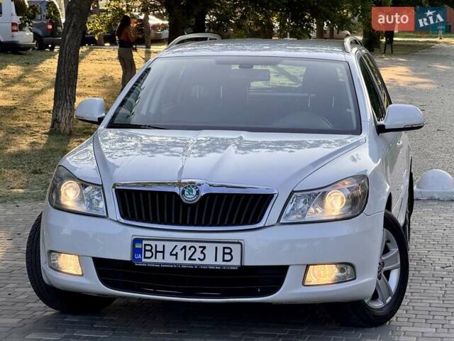 Белый Шкода Октавия, объемом двигателя 1.2 л и пробегом 167 тыс. км за 6999 $, фото 29 на Automoto.ua