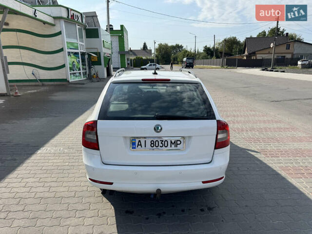 Білий Шкода Октавія, об'ємом двигуна 1.6 л та пробігом 272 тис. км за 7600 $, фото 27 на Automoto.ua