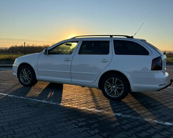 Белый Шкода Октавия, объемом двигателя 1.6 л и пробегом 245 тыс. км за 8200 $, фото 6 на Automoto.ua