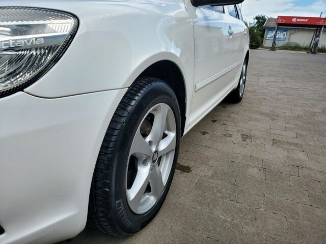 Білий Шкода Октавія, об'ємом двигуна 2 л та пробігом 270 тис. км за 10300 $, фото 4 на Automoto.ua