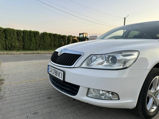 Белый Шкода Октавия, объемом двигателя 1.8 л и пробегом 252 тыс. км за 6966 $, фото 1 на Automoto.ua