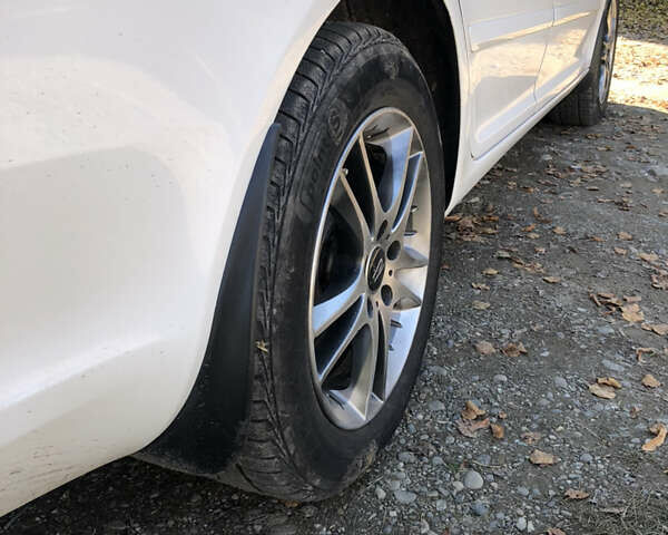 Белый Шкода Октавия, объемом двигателя 1.6 л и пробегом 307 тыс. км за 7850 $, фото 3 на Automoto.ua