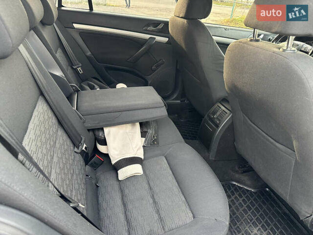 Белый Шкода Октавия, объемом двигателя 1.6 л и пробегом 375 тыс. км за 6500 $, фото 6 на Automoto.ua