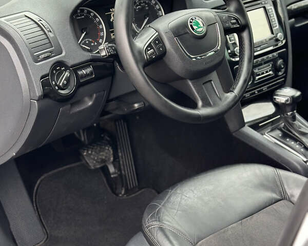 Белый Шкода Октавия, объемом двигателя 2 л и пробегом 217 тыс. км за 9999 $, фото 28 на Automoto.ua