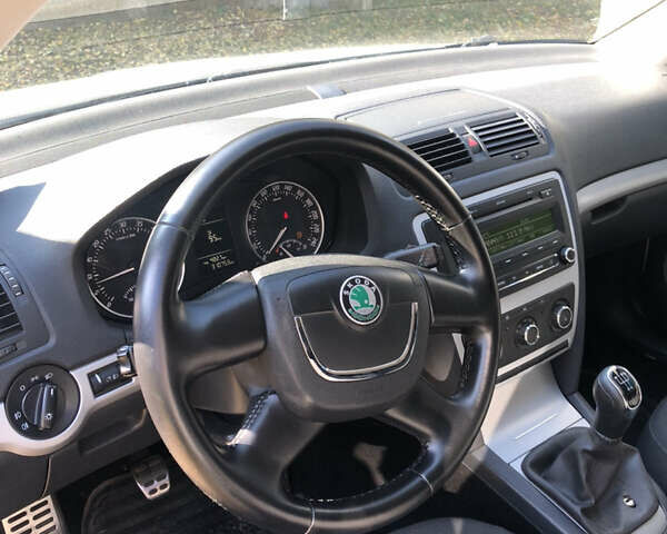 Белый Шкода Октавия, объемом двигателя 1.6 л и пробегом 307 тыс. км за 7850 $, фото 45 на Automoto.ua