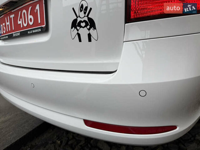 Белый Шкода Октавия, объемом двигателя 1.4 л и пробегом 231 тыс. км за 7000 $, фото 12 на Automoto.ua