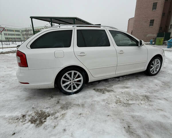 Белый Шкода Октавия, объемом двигателя 1.98 л и пробегом 289 тыс. км за 12200 $, фото 7 на Automoto.ua