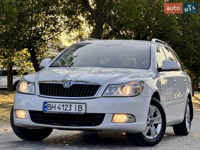 Белый Шкода Октавия, объемом двигателя 1.2 л и пробегом 167 тыс. км за 6999 $, фото 31 на Automoto.ua
