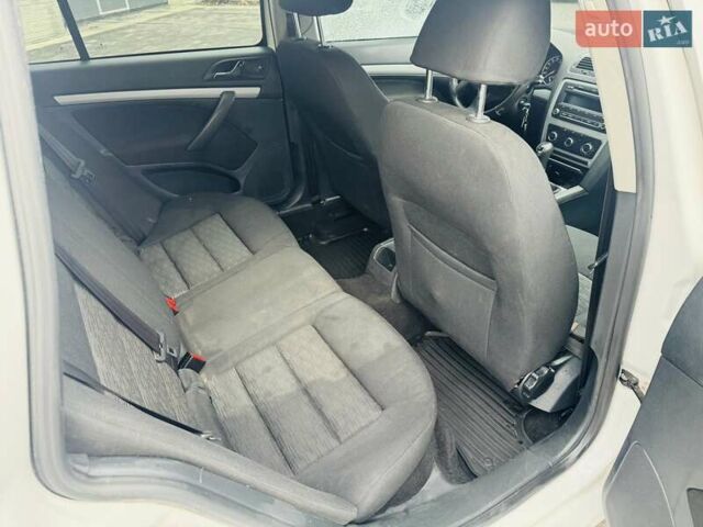 Белый Шкода Октавия, объемом двигателя 1.6 л и пробегом 280 тыс. км за 3400 $, фото 14 на Automoto.ua
