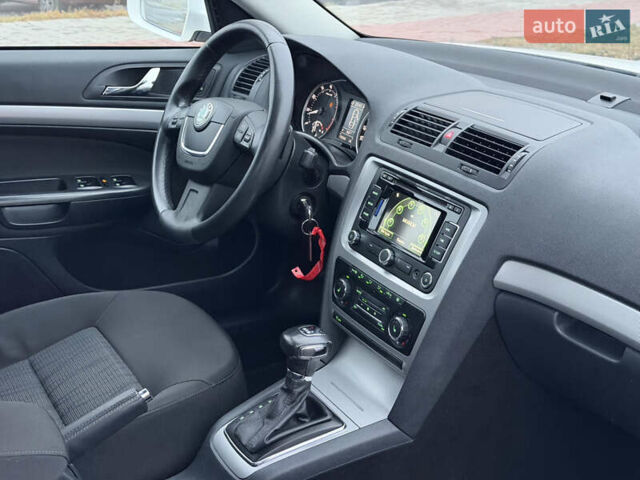 Белый Шкода Октавия, объемом двигателя 1.4 л и пробегом 179 тыс. км за 8555 $, фото 62 на Automoto.ua