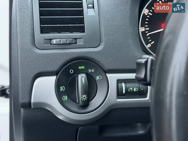 Белый Шкода Октавия, объемом двигателя 1.4 л и пробегом 179 тыс. км за 8555 $, фото 40 на Automoto.ua