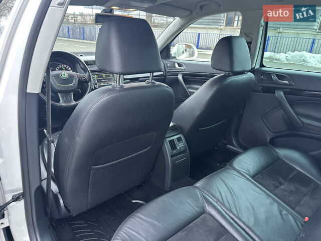 Белый Шкода Октавия, объемом двигателя 2 л и пробегом 239 тыс. км за 11900 $, фото 30 на Automoto.ua