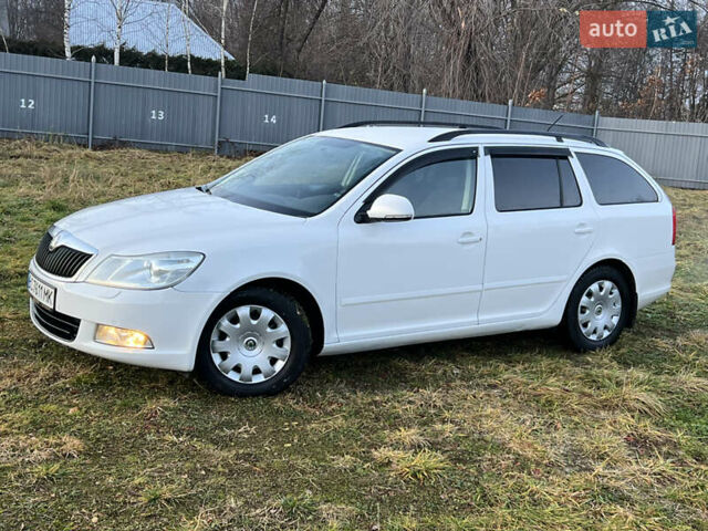 Білий Шкода Октавія, об'ємом двигуна 1.6 л та пробігом 257 тис. км за 7999 $, фото 6 на Automoto.ua
