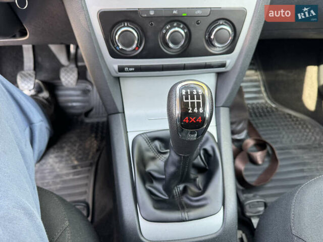 Білий Шкода Октавія, об'ємом двигуна 1.6 л та пробігом 272 тис. км за 7600 $, фото 61 на Automoto.ua