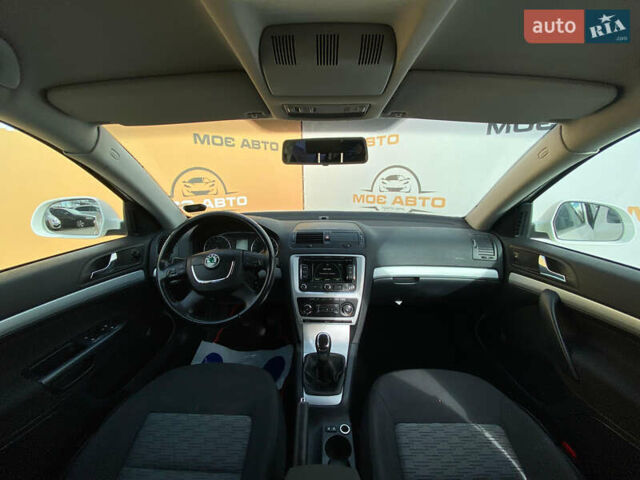 Белый Шкода Октавия, объемом двигателя 1.6 л и пробегом 238 тыс. км за 8200 $, фото 8 на Automoto.ua