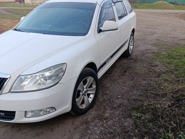 Білий Шкода Октавія, об'ємом двигуна 2 л та пробігом 315 тис. км за 10700 $, фото 2 на Automoto.ua