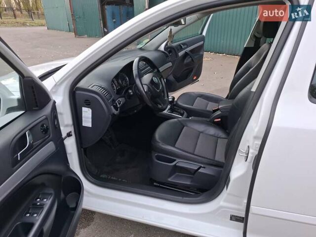 Білий Шкода Октавія, об'ємом двигуна 1.6 л та пробігом 239 тис. км за 9200 $, фото 23 на Automoto.ua