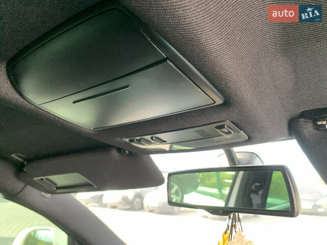 Білий Шкода Октавія, об'ємом двигуна 2 л та пробігом 246 тис. км за 12866 $, фото 25 на Automoto.ua