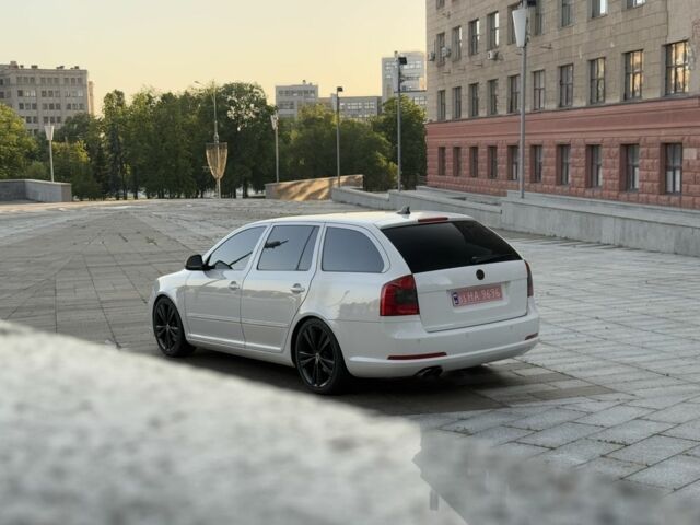 Белый Шкода Октавия, объемом двигателя 2 л и пробегом 225 тыс. км за 10400 $, фото 4 на Automoto.ua