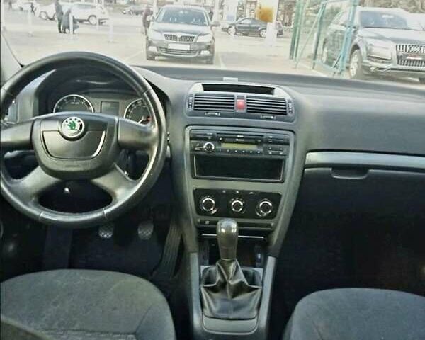 Білий Шкода Октавія, об'ємом двигуна 1.6 л та пробігом 240 тис. км за 7200 $, фото 5 на Automoto.ua