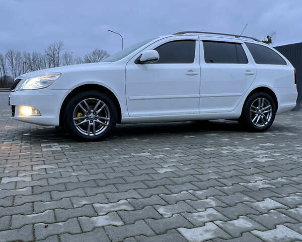 Белый Шкода Октавия, объемом двигателя 1.6 л и пробегом 245 тыс. км за 8200 $, фото 12 на Automoto.ua