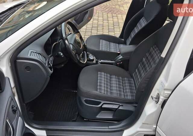 Білий Шкода Октавія, об'ємом двигуна 1.39 л та пробігом 197 тис. км за 7650 $, фото 23 на Automoto.ua