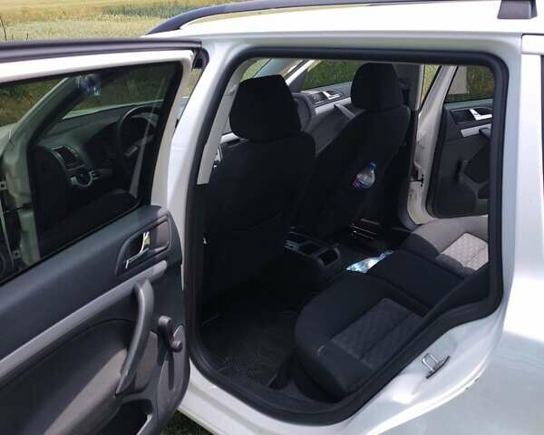 Белый Шкода Октавия, объемом двигателя 1.8 л и пробегом 245 тыс. км за 6700 $, фото 5 на Automoto.ua