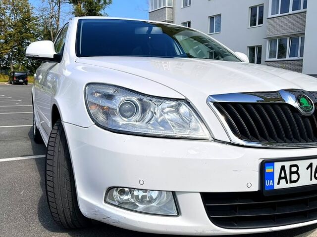 Белый Шкода Октавия, объемом двигателя 1.6 л и пробегом 223 тыс. км за 7500 $, фото 2 на Automoto.ua