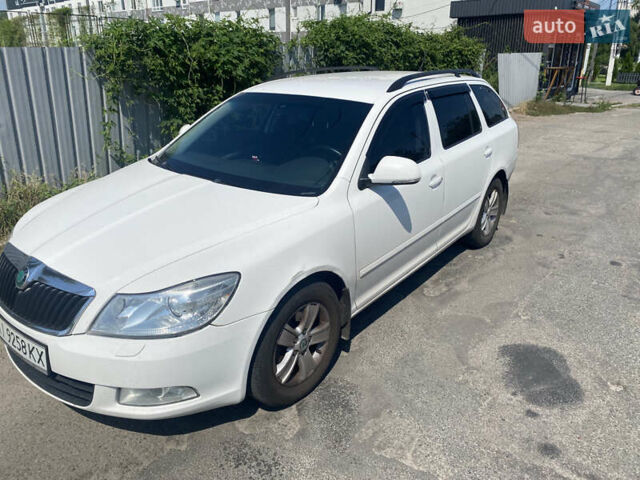 Шкода Октавия 2012 в Борисполе на Automoto.ua Белый Шкода Октавия, объемом двигателя 1.6 л и пробегом 225 тыс. км за 8200 $, фото 2 на Automoto.ua