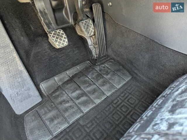 Белый Шкода Октавия, объемом двигателя 1.6 л и пробегом 178 тыс. км за 9999 $, фото 11 на Automoto.ua