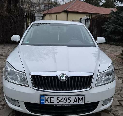 Белый Шкода Октавия, объемом двигателя 1.6 л и пробегом 243 тыс. км за 9400 $, фото 37 на Automoto.ua