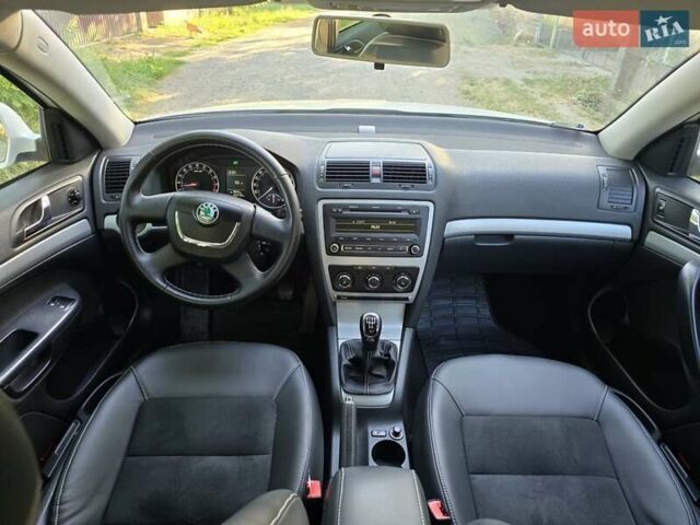 Белый Шкода Октавия, объемом двигателя 1.6 л и пробегом 260 тыс. км за 8600 $, фото 8 на Automoto.ua