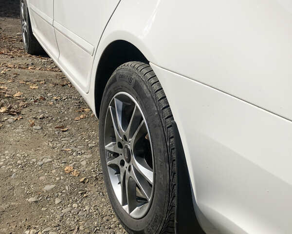 Белый Шкода Октавия, объемом двигателя 1.6 л и пробегом 307 тыс. км за 7850 $, фото 40 на Automoto.ua