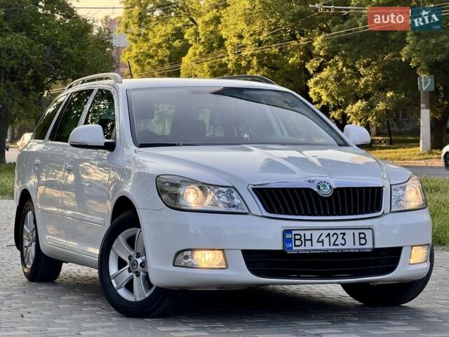 Белый Шкода Октавия, объемом двигателя 1.2 л и пробегом 167 тыс. км за 6999 $, фото 20 на Automoto.ua