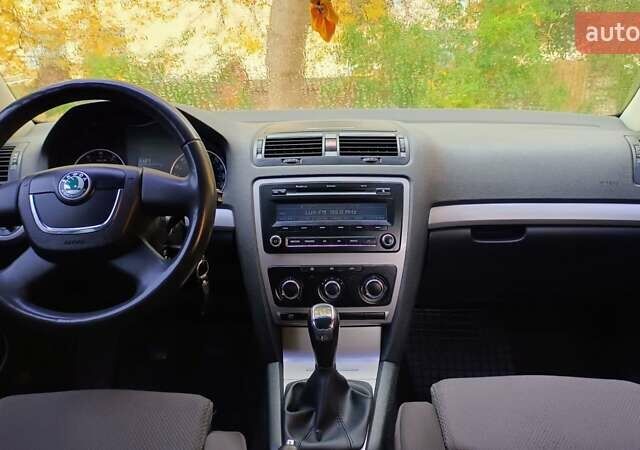 Шкода Октавия 2012 в Виннице на Automoto.ua Белый Шкода Октавия, объемом двигателя 1.6 л и пробегом 246 тыс. км за 7700 $, фото 2 на Automoto.ua